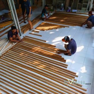 Kisi-Kisi Kayu Sentuhan Artistik yang Menghidupkan Ruang