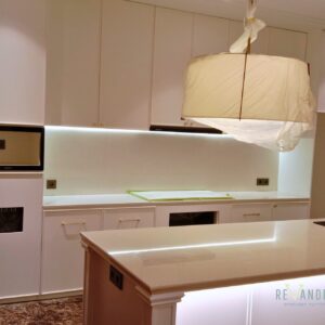 Inspirasi Kitchen Set Putih – Dapur Elegan untuk Hunian Anda