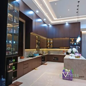 Desain Kitchen Set Modern Mewah dengan Nuansa Gelap
